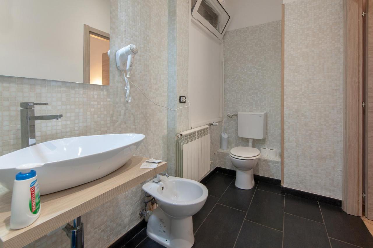 Hotel Genziana Genoa Bagian luar foto